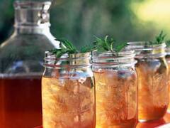 Ice Tea Thandai Recipe: गर्मी में पिएं आईस-टी वाली थंडई, स्वाद और हेल्थ दोनों में है नंबर वन