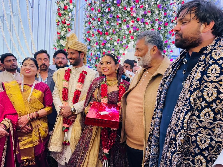 Anand Mohan Daughter Marriage: दोस्ती में बदली दुश्मनी, शादी में साथ हुए पप्पू यादव और आनंद मोहन, चेतन से भी मिले गले