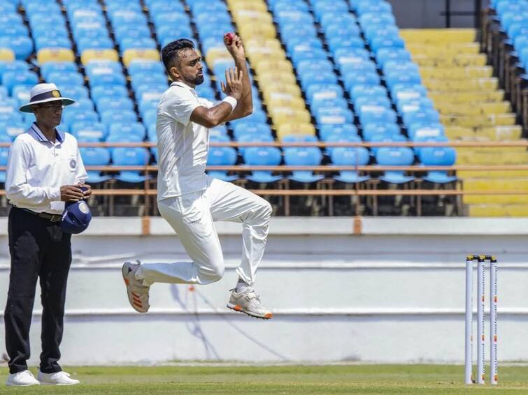 Jaydev Unadkat becomes first Saurashtra bowler to have completed 300 wickets in Ranji trophy history Jaydev Unadkat - Ranji Trophy: 300 விக்கெட்களை கழட்டிய முதல் சௌராஷ்டிர வீரர்.. அடுத்தடுத்த சாதனைகளை அடுக்கும் உனத்கட்!