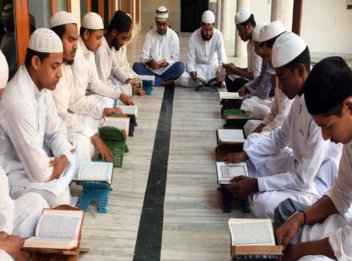 Madrasa News: यूपी में नेपाल सीमा से सटे मदरसों की फंडिंग की जांच के आदेश, आतंकी कनेक्शन की आशंका up madrasa investigation of funding adjacent to Nepal border, terrorist connection ann Madrasa News: यूपी में नेपाल सीमा से सटे मदरसों की फंडिंग की जांच के आदेश, आतंकी कनेक्शन की आशंका