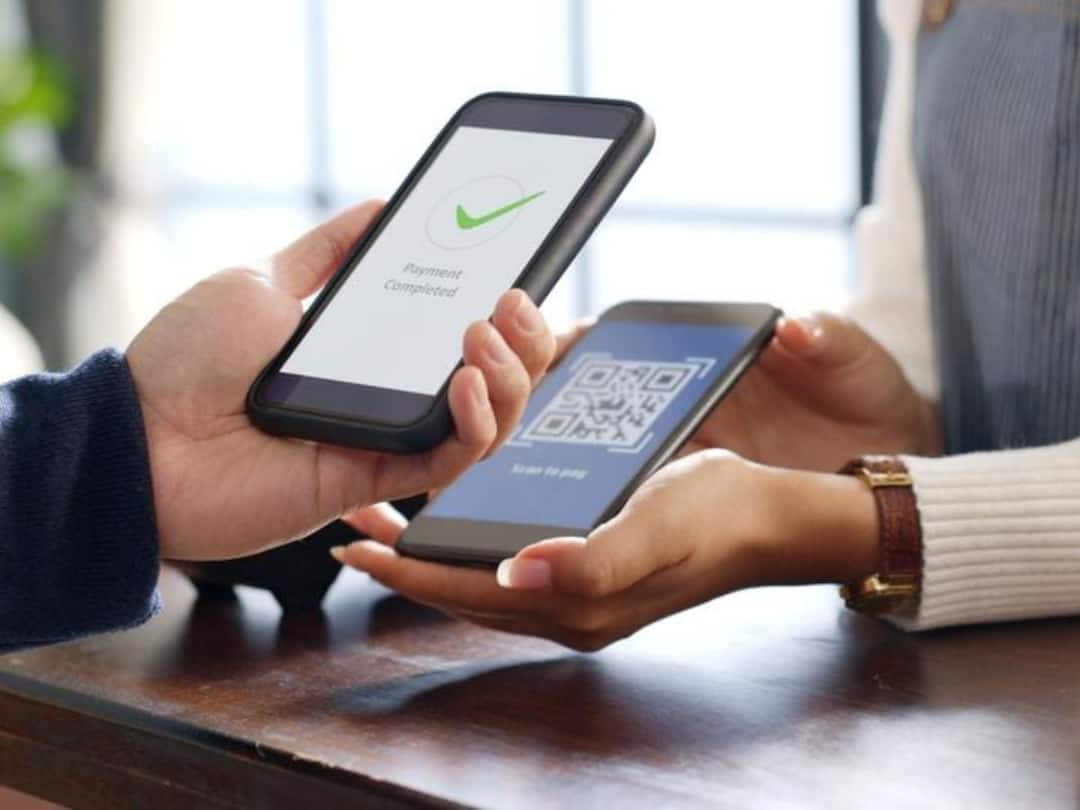 Offline Digital Payments: ఆఫ్‌లైన్ డిజిటల్ చెల్లింపులు షురూ, మొబైల్‌ నెట్‌వర్క్ లేకపోయినా పే చేయొచ్చు Offline Digital Payments: ఆఫ్‌లైన్ డిజిటల్ చెల్లింపులు షురూ, మొబైల్‌ నెట్‌వర్క్ లేకపోయినా పే చేయొచ్చు