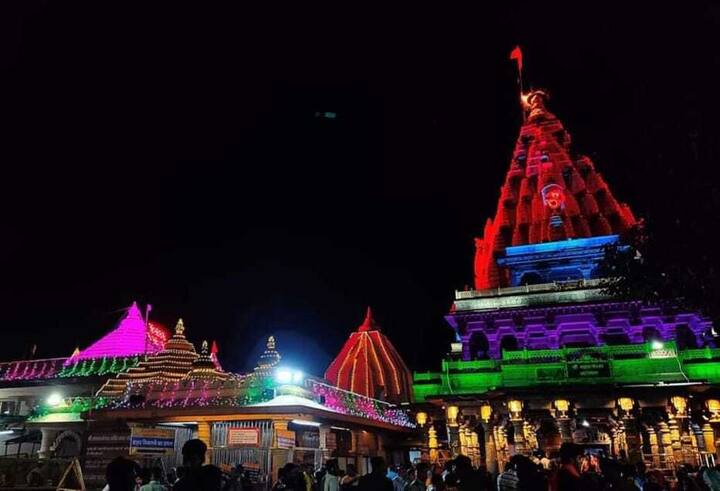 મહાશિવરાત્રિ પૂર્વે પણ શિવ નવરાત્રી નિમિત્તે મહાકાલેશ્વર મંદિરમાં વિવિધ ધાર્મિક વિધિઓ કરવામાં આવી રહી છે, જેમાં ભગવાનને વિવિધ શણગાર કરવામાં આવે છે.