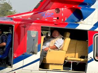 Nagaland के मंत्री ने हेलीकॉप्टर में बैठे शेयर की अपनी एक तस्वीर, कैप्शन पढ़कर लोटपोट हुए लोग