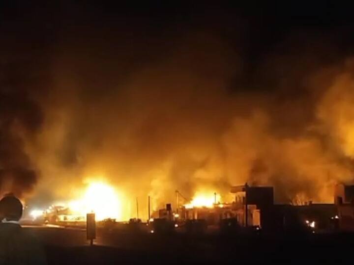 Beawar Fire 3 people burnt alive, half a dozen scorched, shops and houses damaged, many vehicles burnt to ashes ANN Rajasthan: ब्यावर में आग ने मचाई तबाही, 3 लोग जिंदा जले, दुकान-मकान क्षतिग्रस्त, कई वाहन जलकर राख