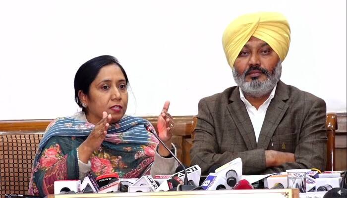 ਭ੍ਰਿਸ਼ਟਾਚਾਰ ਵਿਰੁੱਧ ਮਾਨ ਸਰਕਾਰ ਦੀ ਵੱਡੀ ਕਾਰਵਾਈ , 39 ਕਰੋੜ ਦੇ ਪੋਸਟ ਮੈਟ੍ਰਿਕ ਸਕਾਲਰਸ਼ਿਪ ਘੁਟਾਲੇ 'ਚ ਸ਼ਾਮਿਲ 6 ਮੁਲਾਜ਼ਮ ਕੀਤੇ ਬਰਖ਼ਾਸਤ Mega Action on Corruption by Mann Government: suspends six employees involved in Rs 39-crore post-matric SC scholarship scam ਭ੍ਰਿਸ਼ਟਾਚਾਰ ਵਿਰੁੱਧ ਮਾਨ ਸਰਕਾਰ ਦੀ ਵੱਡੀ ਕਾਰਵਾਈ , 39 ਕਰੋੜ ਦੇ ਪੋਸਟ ਮੈਟ੍ਰਿਕ ਸਕਾਲਰਸ਼ਿਪ ਘੁਟਾਲੇ 'ਚ ਸ਼ਾਮਿਲ 6 ਮੁਲਾਜ਼ਮ ਕੀਤੇ ਬਰਖ਼ਾਸਤ