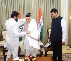 Governor : राज्यपाल भगतसिंह कोश्यारी यांना निरोप, मुख्यमंत्र्यासह उपमुख्यमंत्री राजभवनात उपस्थित