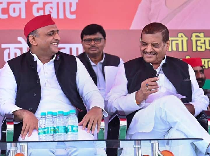 Akhilesh Yadav and Shivpal Yadav will sit together in up assembly UP Politics: चाचा शिवपाल यादव को भतीजे अखिलेश यादव का एक और बड़ा तोहफा, विधानसभा में बढ़ेगी हलचल