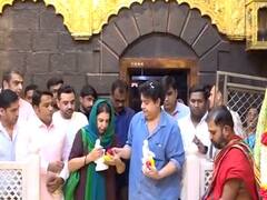 Farah Khan Sajid Khan: साजिद खान आणि फराह खान साईंच्या चरणी नतमस्तक; पाहा फोटो