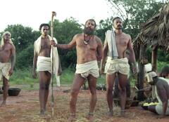 Vikram : முகம் நிறைய தாடி..கண்களில் மாஸாக கூலிங் க்ளாஸ்..தெறிக்கவிடும் போட்டோக்களை பதிவிட்ட விக்ரம்!