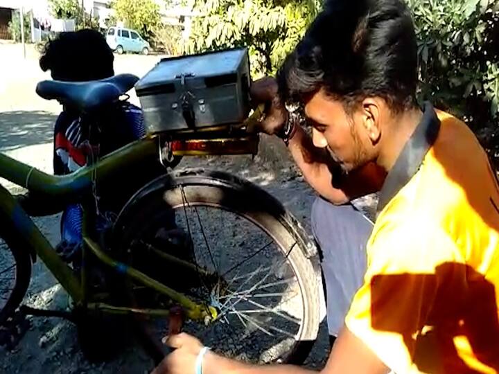 यामध्ये एका तासामध्ये पन्नास किलोमीटरचा प्रवास करता येईल. कौशिक शेलोटकर आणि त्याचा लहान भाऊ श्री शेलोटकर या दोन बंधूंनी दहा दिवसात ही सायकल तयार केली आहे.