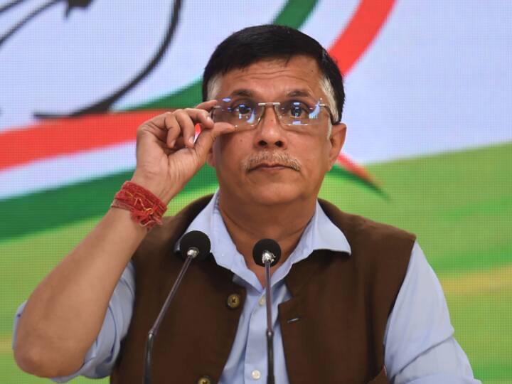 Congress Spokesperson Pawan Khera Attack On PM Narendra Modi on Gautam Adani Row ann Adani Hindenburg Row: ‘यारी है ईमान मेरा... यार मेरी जिंदगी’, अडानी को लेकर कांग्रेस ने इस तरह किया पीएम मोदी पर हमला