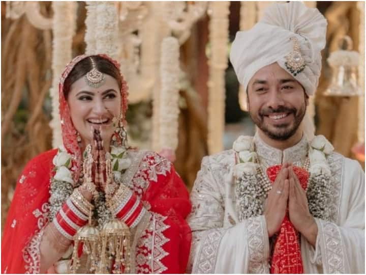Drishyam 2 director Abhishek Pathak and Shivaleeka Oberoi wedding video watch Watch: 'दृश्यम 2' डायरेक्टर Abhishek और Shivaleeka की शादी की वीडियो आई सामने, किसी सपने से कम नहीं है कपल की वेडिंग