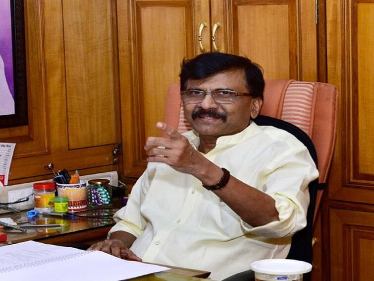 Maharashtra Shivsena MP Sanjay Raut Comment on Maharashtra Political Crisis Sanjay Raut : बेकायदेशीर सरकार किती काळ चालवायचे? संजय राऊतांचा सवाल, म्हणाले घटनापीठाला निर्णय घ्यावा लागेल...