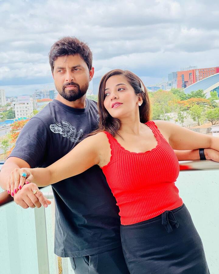 विक्रांत सिंह राजपूत के घर में मोनालिसा को सबसे ज्यादा प्यार करने वाले जो शख्स है वह उनके पिता हैं.
