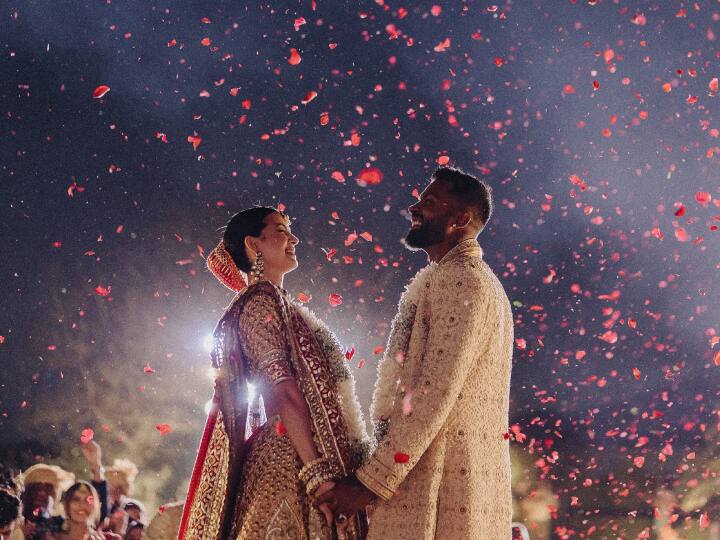 natasa stankovic and hardik pandya shared pictures from their hindu wedding ceremony Hardik Pandya Natasa Photos: हार्दिक ने नताशा के साथ की हिंदू रीति-रिवाज से शादी, देखें खूबसूरत तस्वीरें