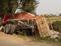 2 Dead, Many Hurt As Truck Carrying Labourers Overturns In MP's Ratlam