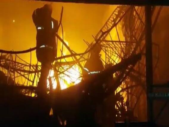 Bhiwandi Fire : भिवंडीत पुन्हा अग्नितांडव, यंत्रमाग कारखान्याला भीषण आग; संपूर्ण कारखाना जळून खाक Bhiwandi Fire : भिवंडीत पुन्हा अग्नितांडव, यंत्रमाग कारखान्याला भीषण आग; संपूर्ण कारखाना जळून खाक