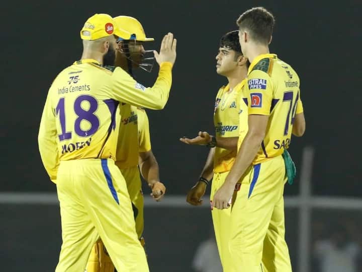 बीते कुछ दिनों पहले ही वीमेन्स प्रीमियर लीग यानी महिला आईपीएल का शेयड्य जारी किया गया था. महिला आईपीएल की शुरुआत 4 मार्च से होगी और इसका फाइनल मैच 26 मार्च को खेला जाएगा. महिला आईपीएल 2023 के पहले संस्करण में कुल पांच टीमें शामिल हैं. (फोटो सोर्स- आईपीएल, इंस्टाग्राम)