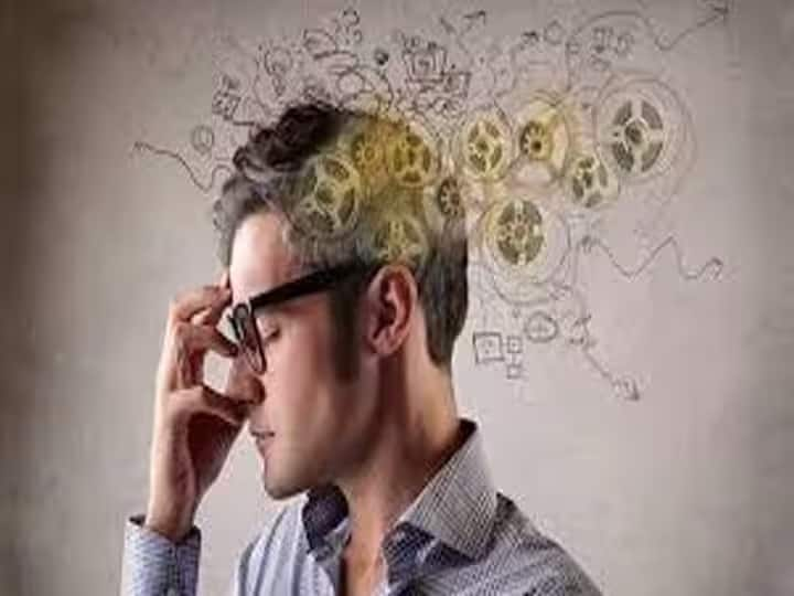 health news these signs of alzheimers disease marathi news Health Tips : अल्झायमर हा आजार नेमका कशामुळे होतो? 'ही' लक्षणे दिसल्यास सावध व्हा