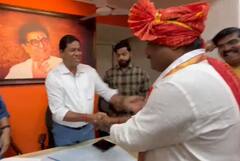 Pune bypoll election : महाविकास आघाडीची प्रचार यात्रा थेट मनसे कार्यलयात, धंगेकरांचं मनसैनिकांकडून स्वागत