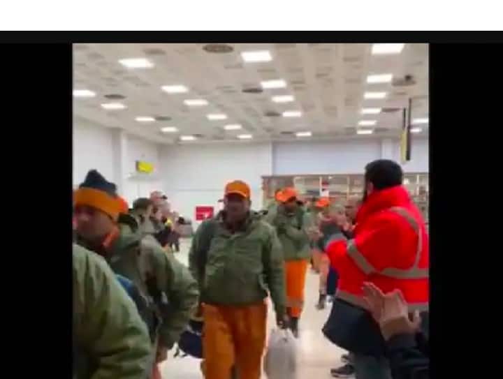 WATCH | India's Rescue Team Receives Warm Welcome at Adana Airport in Earthquake-hit Turkey Watch Video: 'காலமே போனாலும் வாழ்ந்திடும் ராசா’ : துருக்கி சென்ற இந்திய மீட்புக்குழுவிற்கு நெகிழ்ச்சி வரவேற்பு - வைரல் வீடியோ