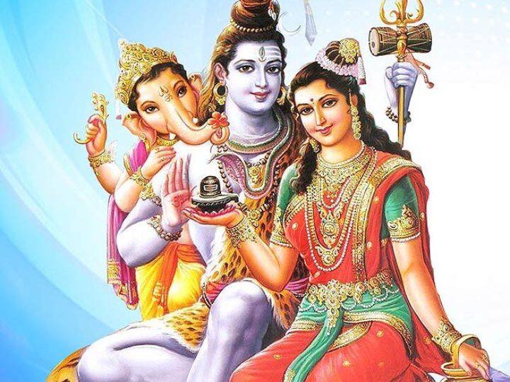 महाशिवरात्रीच्या दिवशी शिवपुराणाचे पठण आणि महामृत्युंजय मंत्राचा जप अवश्य करावा.