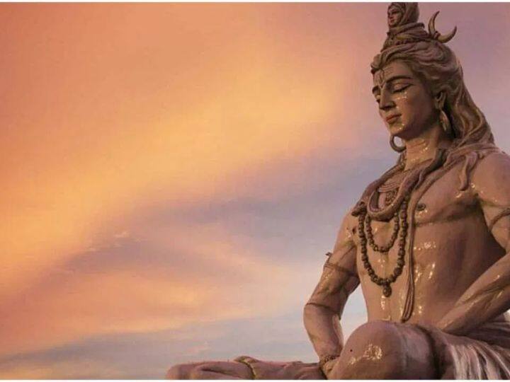 माघ महिन्यातील कृष्ण पक्षातील चतुर्दशीला महाशिवरात्री हा सण साजरा केला जातो. महाशिवरात्रीची शिवभक्त आतुरतेने वाट पाहत आहेत. 18 फेब्रुवारीला महाशिवरात्रीचा उत्सव साजरा होत आहे.