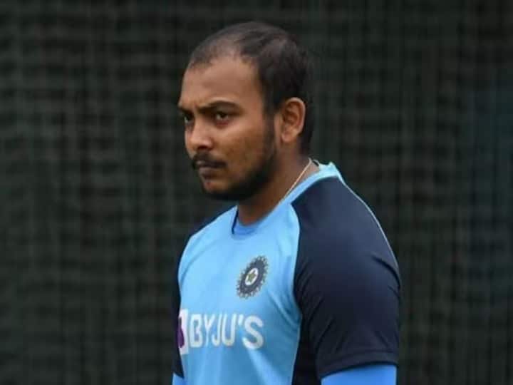 Prithvi shaw will be out for three four months cricket knee injury northamptonshire Team India Prithvi Shaw Injury: पृथ्वी शॉच्या अडचणी वाढल्या; कित्येक महिने क्रिकेटपासून राहावं लागणार दूर, पण का?