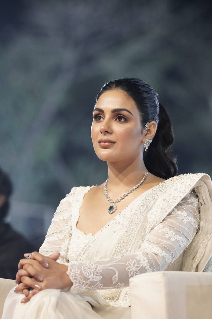 తాజాగా ‘సార్‘ తెలుగు ప్రీ రిలీజ్ ఈవెంట్ ని హైదరాబాద్ లో గ్రాండ్ గా నిర్వహించారు.
