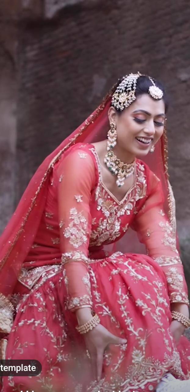 ਪੰਜਾਬੀ ਮਾਡਲ ਕਮਲ ਖੰਗੂੜਾ ਉਹ ਨਾਂ ਹੈ, ਜੋ ਕਿਸੇ ਪਛਾਣ ਦਾ ਮੋਹਤਾਜ ਨਹੀਂ ਹੈ।