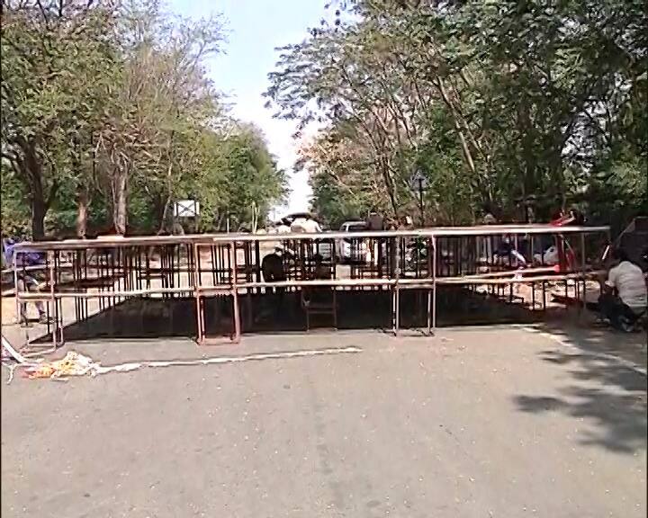 आज संध्याकाळी अमित शाह (Amit Shah) नागपुरात पोहोचणार असून तीन दिवसांचा महाराष्ट्र आणि वीस तासांच्या नागपूर दौऱ्यात अमित शाह अनेक सामाजिक आणि राजकीय कार्यक्रमांना हजेरी लावणार आहे