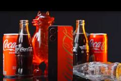 Photos: તસવીરોમાં જુઓ કેવો દેખાય છે દુનિયાનો પહેલો Coca-Cola સ્માર્ટફોન.....