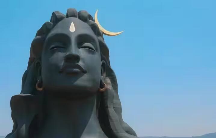 Happy Mahashivratri 2023: આજે દેશભરમાં મહાશિવરાત્રી તહેવાર મનાવવામાં આવી રહ્યો છે, આ તહેવાર ભગવાન શિવને સમર્પિત છે, અને લોકો આજના દિવસે શિવની આરાધના કરે છે.