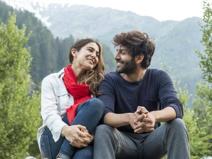 बॉलीवुड की मशहूर एक्ट्रेस सारा अली खान और कार्तिक आर्यन की रोमांटिक फिल्म 'लव आज कल' को ओपनिंग डे पर 12 करोड़ की शानदार ओपनिंग जरूर मिली, लेकिन ये फिल्म बॉक्स ऑफिस पर फ्लॉप साबित हुई.
