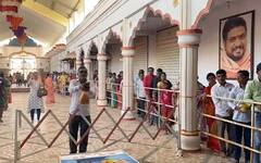 Mahashivratri 2023 : महाशिवरात्रीनिमित्त परभणीतील पारदेश्वर महादेव मंदिरात भाविकांची मोठी गर्दी