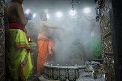 Mahashivratri 2023: महाकाल की भस्म आरती से महाशिवरात्रि की शुरुआत, श्रद्धालुओं का उमड़ा जनसैलाब उमड़ा, देखें तस्वीरें