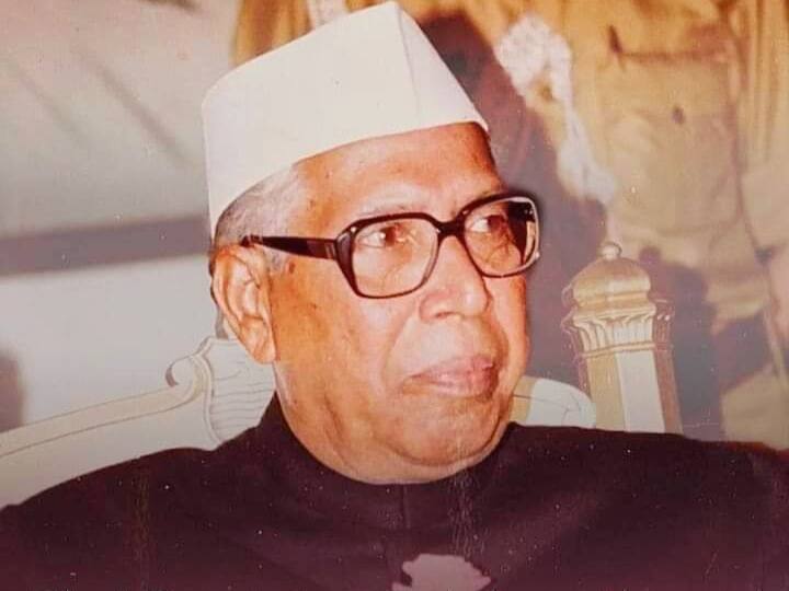 Former Governor Gulsher Ahmed famous for extravagance had shifted the Raj Bhavan to Peter Hof during his tenure ANN 'फिजूलखर्ची' के लिए मशहूर इस राज्यपाल ने बदल दी थी राजभवन की जगह, वजह जानकार सब रहे गए थे हैरान!