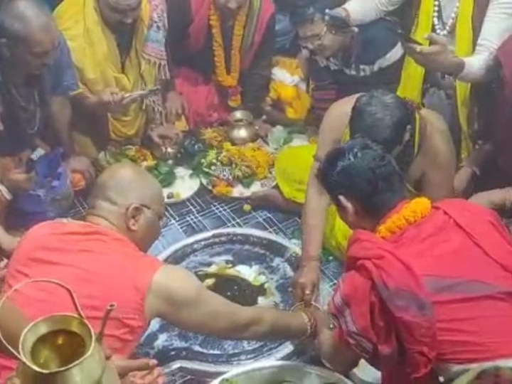 Mahashivratri 2023: देवघर में उमड़ी 1 लाख से ज्यादा श्रद्धालुओं की भीड़, शिव-पार्वती का मिलन देख पुण्य कमाएंगे भक्त!