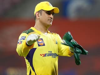 Dhoni: ફેન્સની વચ્ચે MS Dhoni માટે ગજબની દિવાનગી, લગ્નની કંકોત્રીમાં છપાવ્યો માહીનો ફોટો