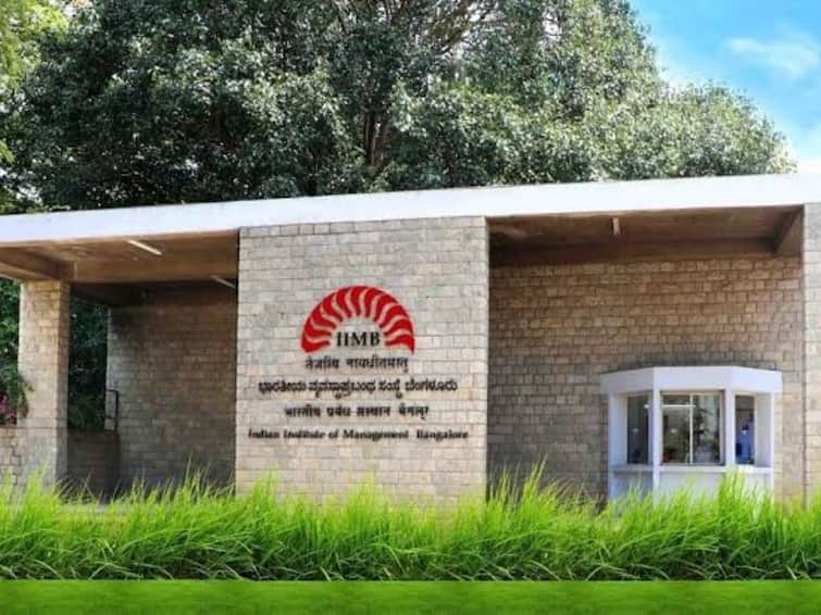 IIM Bangalore Records 100 Percent Placement With 606 Offers For 512 Students IIM Bangalore Records 100 Percent Placement With 606 Offers For 512 Students