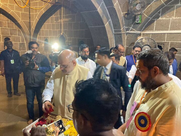 अमित शाह यांनी आज ओंकारेश्वर येथे जाऊन दर्शन घेतले.