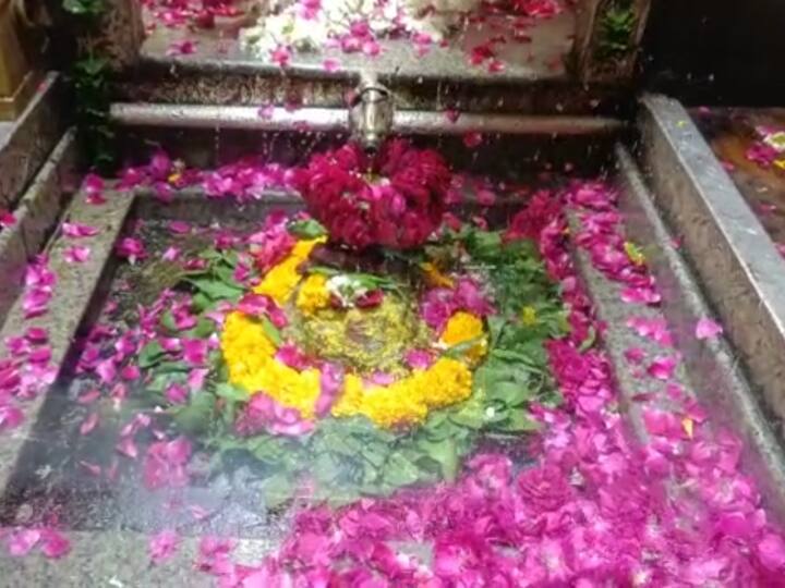 Mahashivratri 2023 Omkareshwar Mahadev Temple Khandwa filled with devotess offering Prayers to Lord Shiva ANN Maha Shivaratri 2023: महाशिवरात्रि पर ओंकारेश्वर में उमड़ा आस्था का सैलाब, 20 फरवरी तक भारी वाहनों की एंट्री बैन