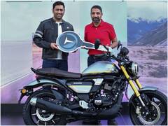 गाड़ियों के शौकीन क्रिकेटर एमएस धोनी के कलेक्शन में एक और बाइक हुई शामिल, खरीदी नई टीवीएस रोनिन