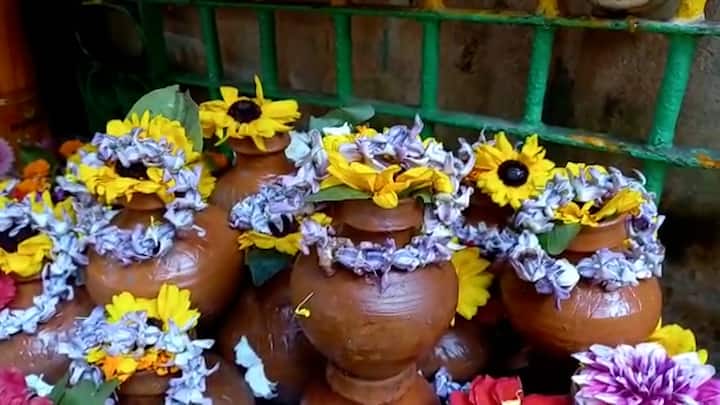 আজকে ভোগ আরতি ও সন্ধ্যা আরতি বন্ধ থাকে। রাত ৯টার সময় শিবরাত্রীর উপলক্ষ্যে তারকেশ্বর মঠ ও মন্দিরের মহোন্ত মহারাজ বিশেষ পুজো অর্চনা করার সব কিছু নিবেদন করা হয়।