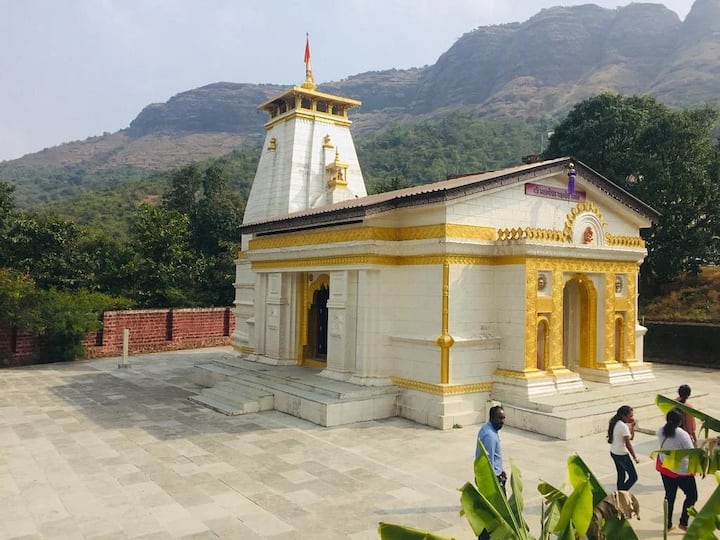 अंजनेरी पर्वतरांगेत हे मंदिर असून ‘प्रतिकेदारनाथ’ म्हणून अलीकडे हे मंदिर प्रचलित झाले आहे. सध्या भाविकांचे हे मंदिर मुख्य आकर्षण ठरत आहे.