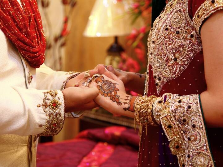 Chhatarpur groom reached bride house with DJ qazi refused to read nikah ANN Chhatarpur: मियां-बीवी राजी लेकिन काजी ने कहा-'मैं नहीं राजी', 4 घंटे तक मनाने के बाद पढ़ा निकाह, जानें मामला