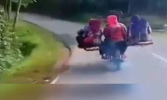 jugaad video surprised the person made such a two wheeler the whole family sat together Viral Video: ਜੁਗਾੜ ਨੇ ਕਰ ਦਿੱਤਾ ਹੈਰਾਨ, ਵਿਅਕਤੀ ਨੇ ਬਣਾਇਆ ਅਜਿਹਾ ਦੋ ਪਹੀਆ ਵਾਹਨ ਕਿ ਇਕੱਠੇ ਬੈਠ ਗਿਆ ਪੂਰਾ ਪਰਿਵਾਰ