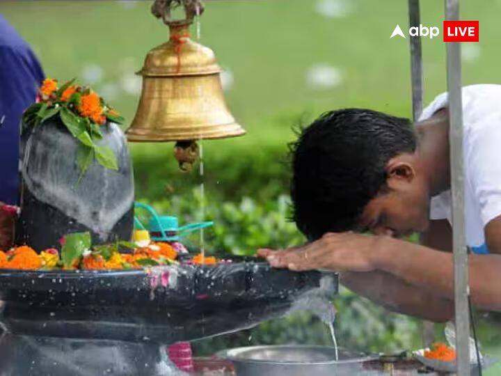 Mahashivratri 2023 Totke: महाशिवरात्रि के दिन भोलनाथ की सच्चे मन से आराधना करने से विशेष लाभ मिलता है. राशि के अनुसार आज के दिन किए गए कुछ टोटकों से हर मनोकामना पूरी की जा सकती है.