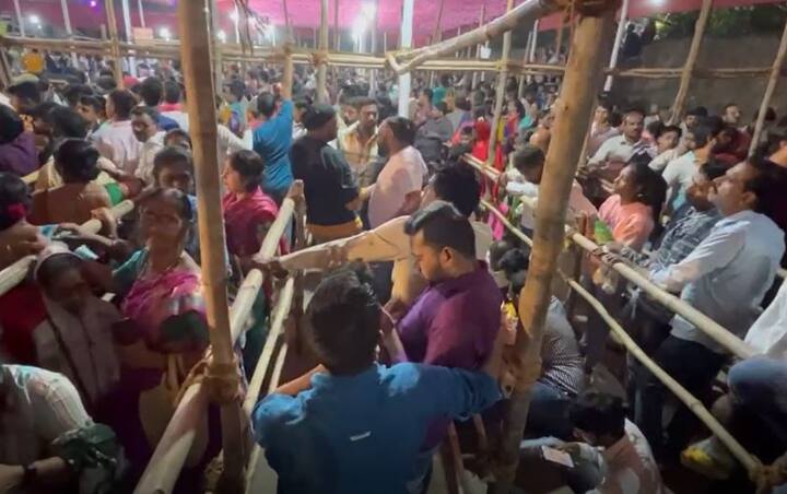 आज राज्यासह देशभरात महाशिवरात्रीचा उत्साह साजरा होत आहे. शिव मंदिरात भाविकांची मोठी गर्दी पाहायला मिळत आहे. .