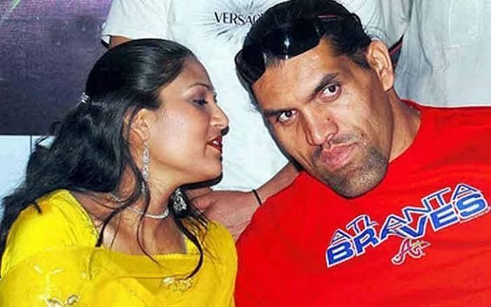 WWE के पूर्व रेसलर द ग्रेट खली बहुत सारे फाइटर्स को धूल भी चटा चुके हैं. जानकारी के लिए आपको बता दें कि द ग्रेट खली का असली नाम दलीप सिंह राणा है. इतना ही नहीं उनके बारे में ऐसी बहुत सारी चीजें हैं जो कम लोग जानते हैं. (Photo- Instagram)